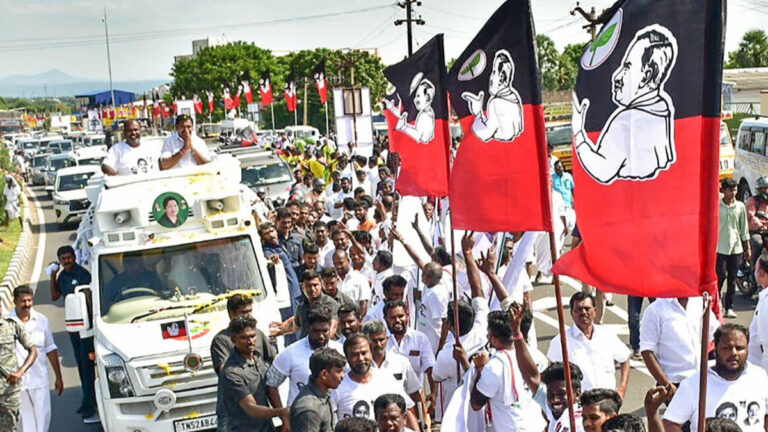 What happened in the AIADMK executive meeting