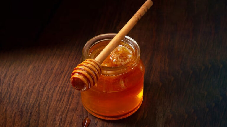 Consuming pure honey has many health benefits